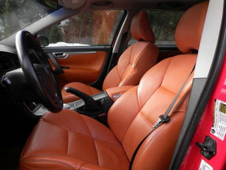 Illustration for article titled This 2006 Volvo V70R Wants $30,000, Is Really Red